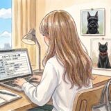 パソコンを見ながら再就職に向けて活動中